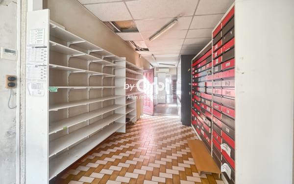 Immeuble à vendre    7 pièces • 341 m2 Montluçon