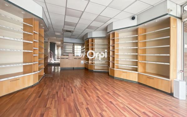 Immeuble à vendre    7 pièces • 341 m2 Montluçon