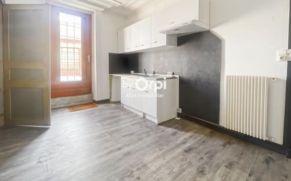 Immeuble à vendre    7 pièces • 341 m2 Montluçon