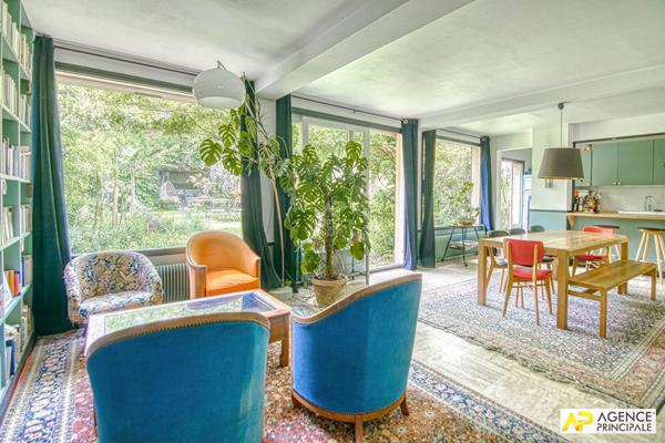 Versailles Saint-Louis Maison 9 pièces 280 m² habitables sur parcelle de 400 m² €2 380 000 ** - Référence 27622