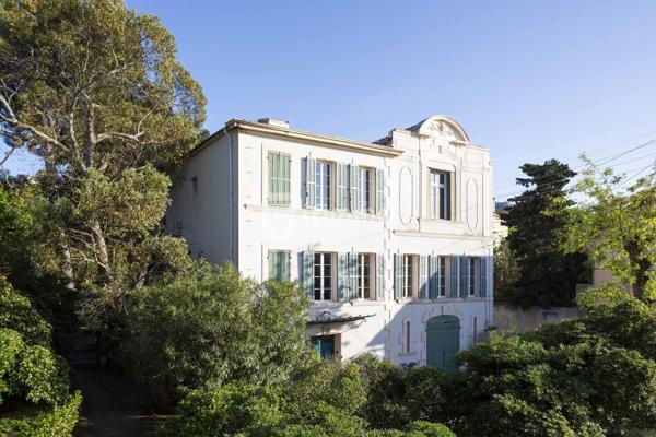 Marseille 8ème La Pointe Rouge-Villa d'Exception / Jardin / Dépendance