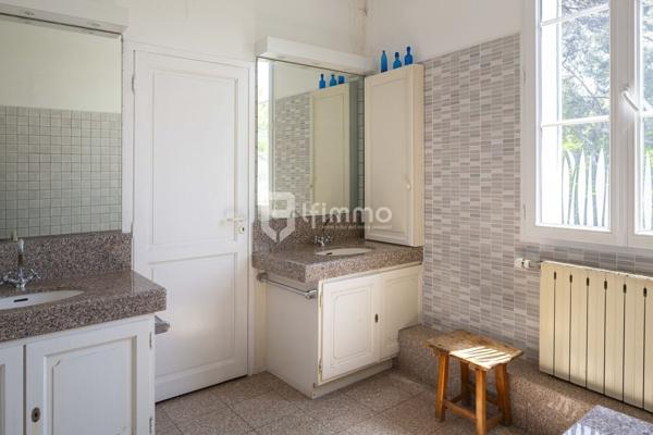 Marseille 8ème La Pointe Rouge-Villa d'Exception / Jardin / Dépendance