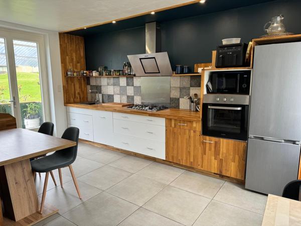 Maison rénovée tout récemment !  Jardin et garage