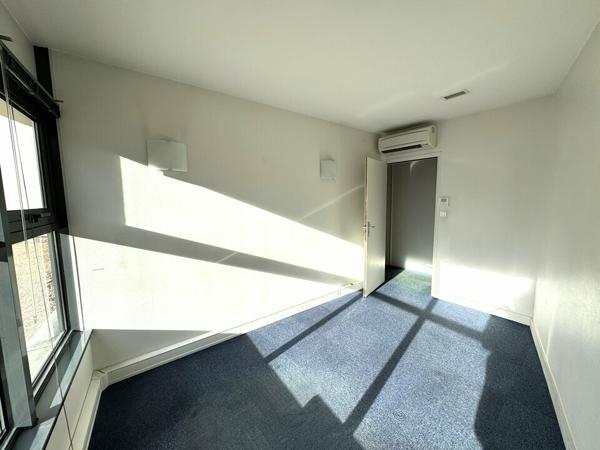 TOURS HYPER CENTRE BUREAUX A LOUER 250 M² PARKINGS TERRASSE OPPORTUNITE