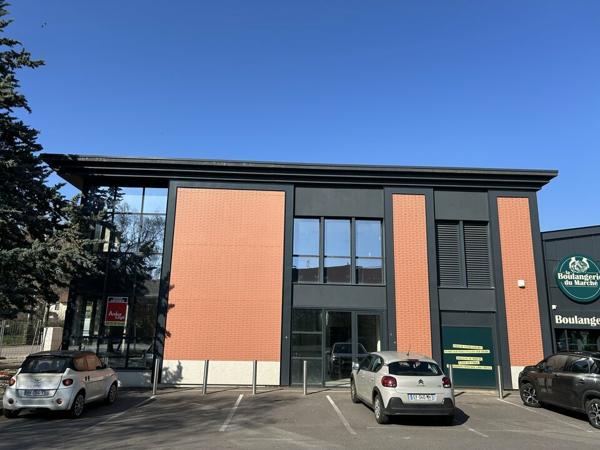 BUREAUX à LOUER de 231 m²