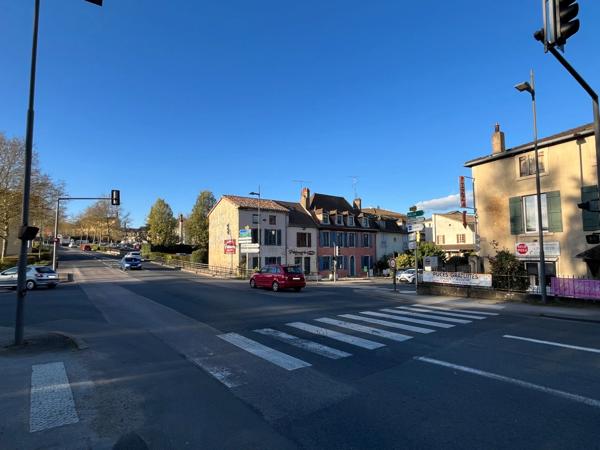 Fonds de commerce de pizzas à emporter à TOURNUS (71) le long de la RN6