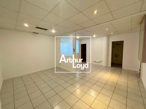 Bureaux à vendre Nîmes immeuble Valmédica agencement fonctionnel 70 m²