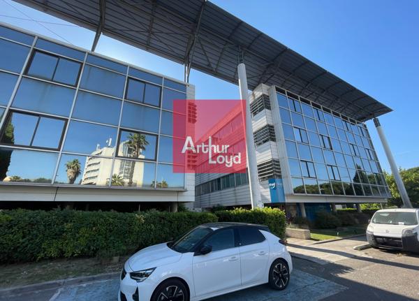 Bureaux à vendre Nîmes immeuble Valmédica agencement fonctionnel 70 m²