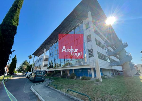 Bureaux à vendre Nîmes immeuble Valmédica agencement fonctionnel 70 m²