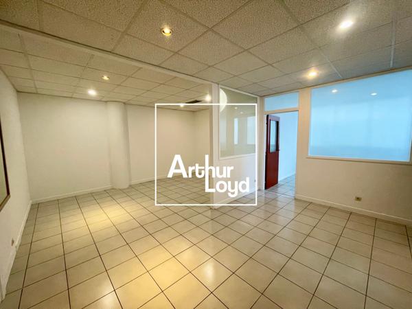 Bureaux à vendre Nîmes immeuble Valmédica agencement fonctionnel 70 m²