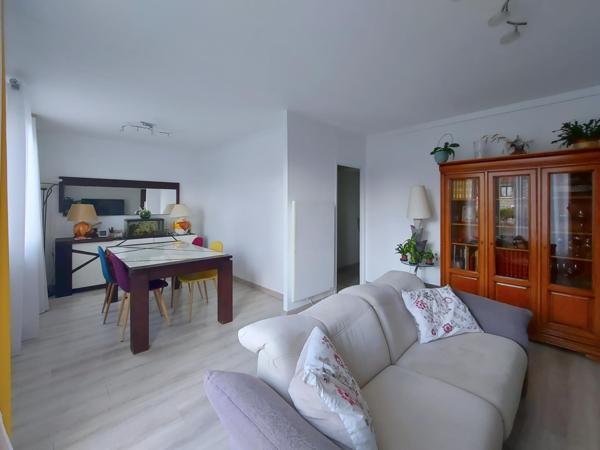 Beau F4 de 80 m² avec garage – Proche commodités .