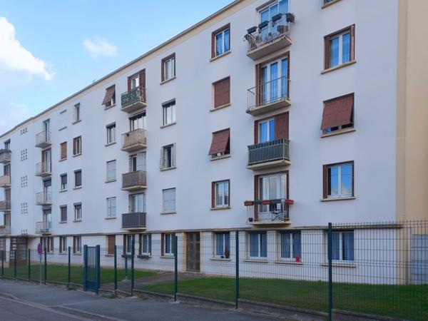 Beau F4 de 80 m² avec garage – Proche commodités .