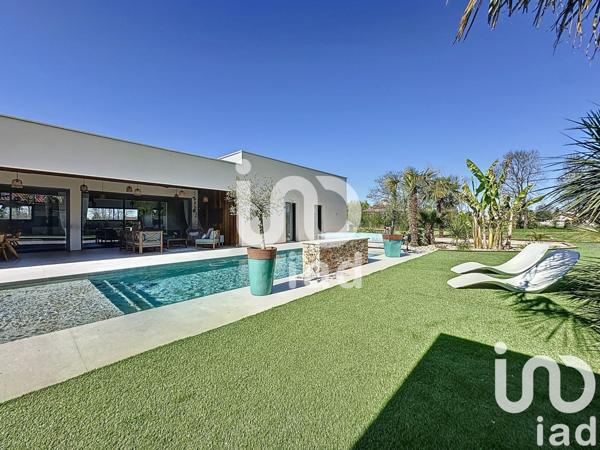 Maison d’architecte 4 pièces de 172 m² à Juillan (65290)