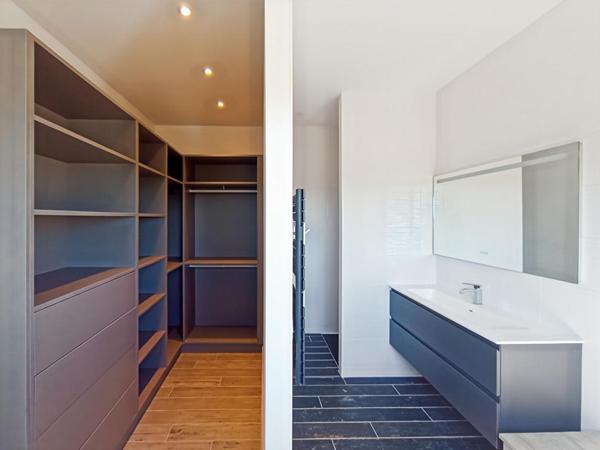 Maison contemporaine proche de Gaillac avec sous-sol et appartement indépendant