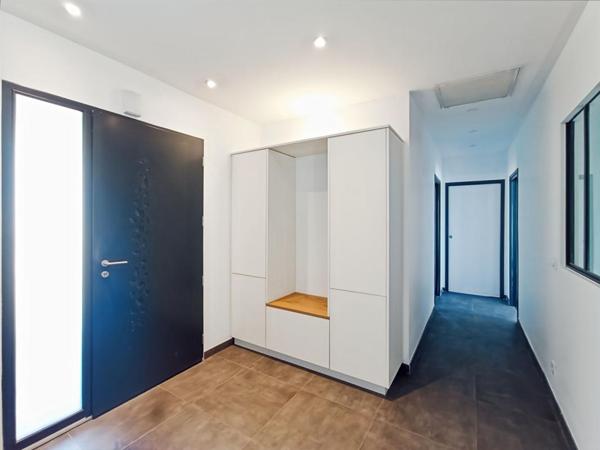 Maison contemporaine proche de Gaillac avec sous-sol et appartement indépendant