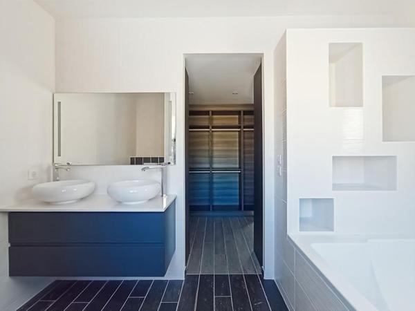 Maison contemporaine proche de Gaillac avec sous-sol et appartement indépendant