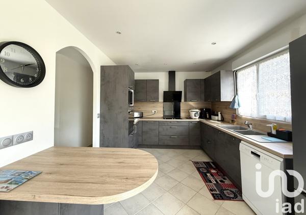 Maison 5 pièces de 106 m² à Saint-Jean-de-Bonneval (10320)