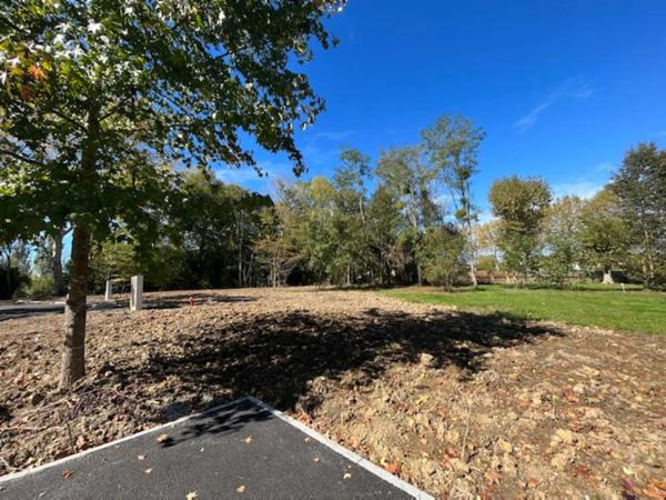 Terrain à vendre de 687,00 m² - BASSUSSARY (64)