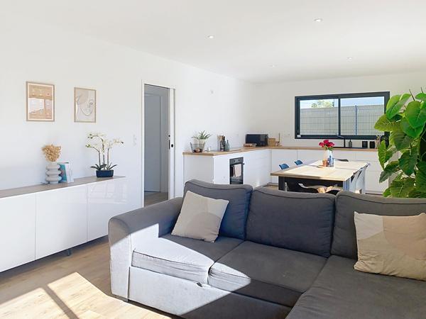 Maison contemporaine à vendre à VILLEDIEU LA BLOUERE- 273 360 €