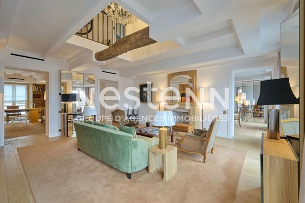 Paris VIII - Palais de l'Élysée - Exceptionnel duplex situé aux deux derniers étages - Entièrement rénové par architecte - Vue exceptionnelle - Balcon