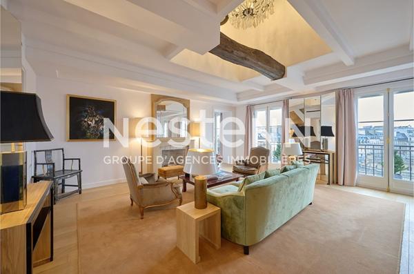 Paris VIII - Palais de l'Élysée - Exceptionnel duplex situé aux deux derniers étages - Entièrement rénové par architecte - Vue exceptionnelle - Balcon