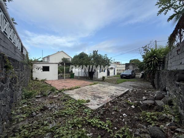 Maison à rénover – Emplacement exceptionnel en plein centre de Saint-Louis