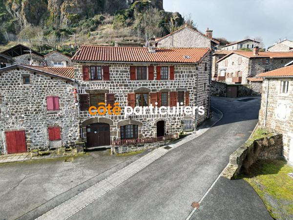 Vente Maison298 m² - 6 Pièces - POLIGNAC (43000)