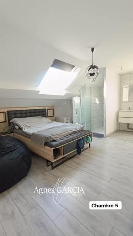 VOLUMINEUSE MAISON D'INGENIEUR