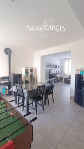 VOLUMINEUSE MAISON D'INGENIEUR