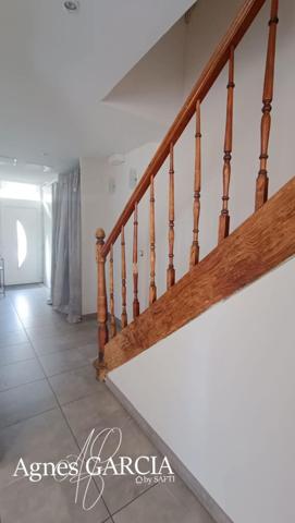 VOLUMINEUSE MAISON D'INGENIEUR