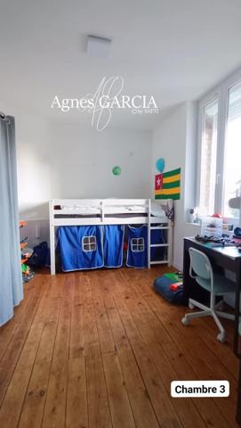 VOLUMINEUSE MAISON D'INGENIEUR