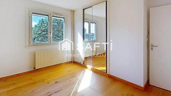 GRAND T4 DE 95 M² EN EXCELLENT ETAT + TERRASSE + PARKING + CAVE