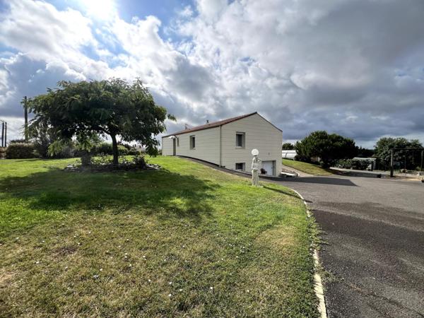 MAISON AVEC PISCINE GRAND TERRAIN ET HANGAR A 2 KMS DES PLAGES DE LONGEVILLE SUR MER