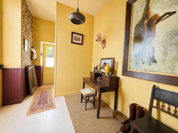 Maison authentique à rénover, au minimum 4 chambres, jardin et dépendance. Fort potentiel à Leuglay