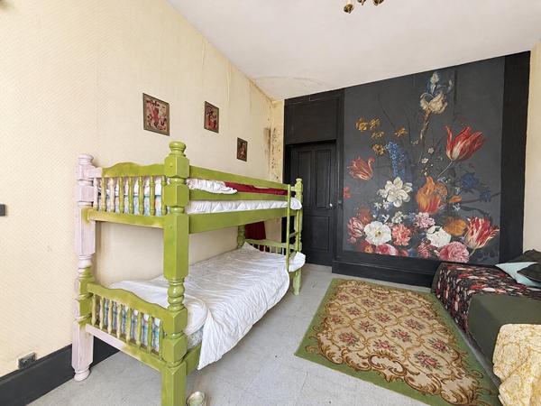 Maison authentique à rénover, au minimum 4 chambres, jardin et dépendance. Fort potentiel à Leuglay