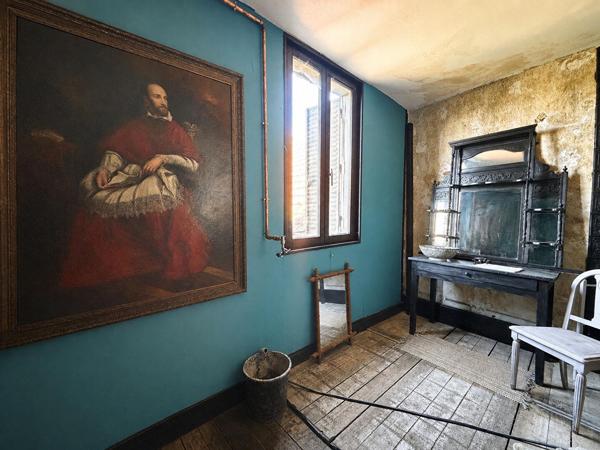 Maison authentique à rénover, au minimum 4 chambres, jardin et dépendance. Fort potentiel à Leuglay