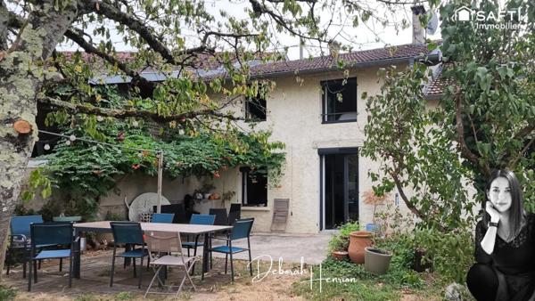 Maison de caractère, terrain entièrement clos et arbore et commodités.