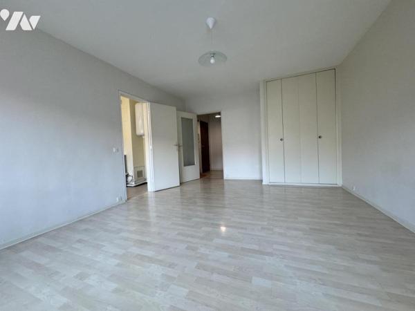 Appartement type 1 centre ville Valenciennes avec parking et cave