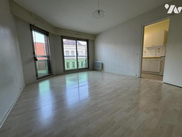 Appartement type 1 centre ville Valenciennes avec parking et cave