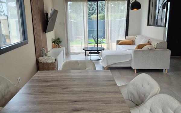 Maison à vendre    4 pièces • 104 m2 Montmerle-sur-Saône