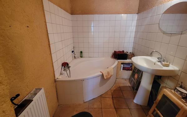 Maison à vendre    2 pièces • 53 m2 Laragne-Montéglin