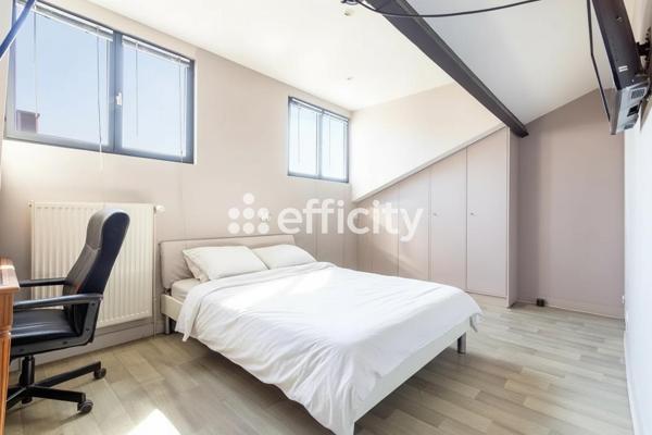 Maison
         4 pièces
        - 120 m² Exclusivité 260 000 € *