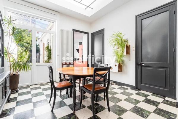 Maison
         4 pièces
        - 120 m² Exclusivité 260 000 € *