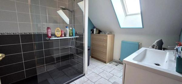 Vente                                                      Maison
                        
                     5 pièces                      86 m2                     à Guécélard