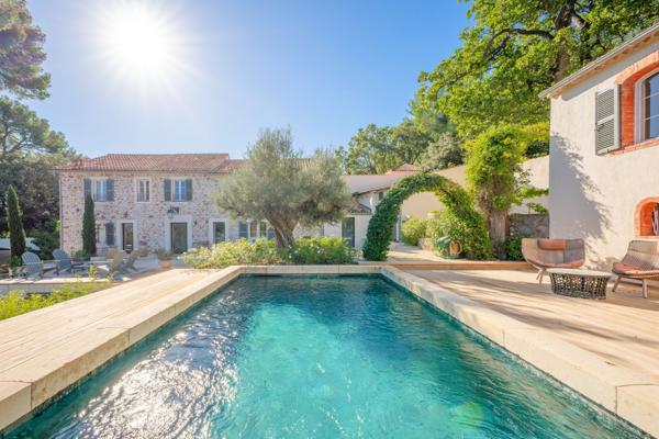 Vente Maison de luxe Hyères 10 Pièces 578 m²