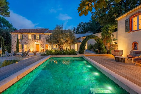 Vente Maison de luxe Hyères 10 Pièces 578 m²
