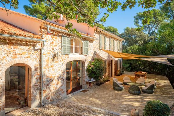 Vente Maison de luxe Hyères 10 Pièces 578 m²