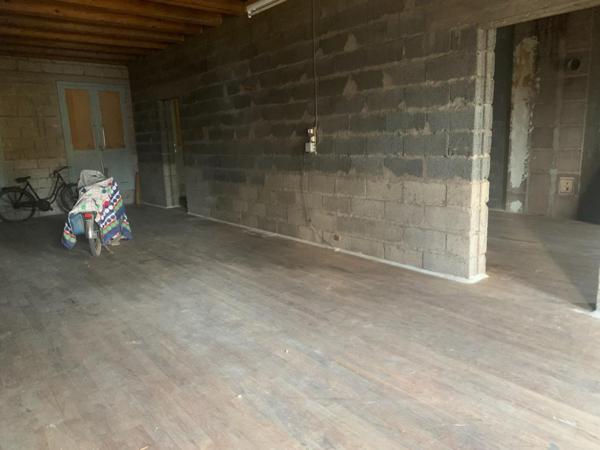 Maison à fort potentiel + 2 grands garages