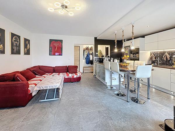 Superbe T3 rénové Terrasse plein sud Garage Ascenseur