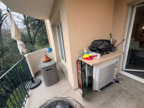 Superbe T3 rénové Terrasse plein sud Garage Ascenseur